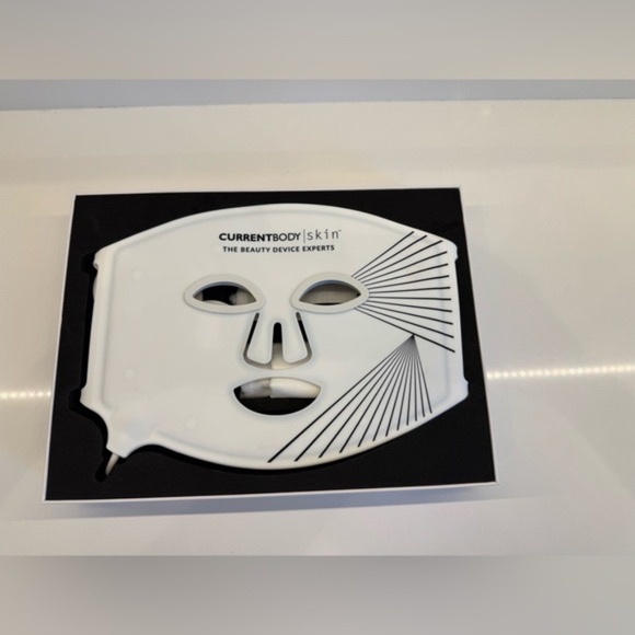 CurrentBody Skin LED Light Therapy Mask - Picture 7 of 7
